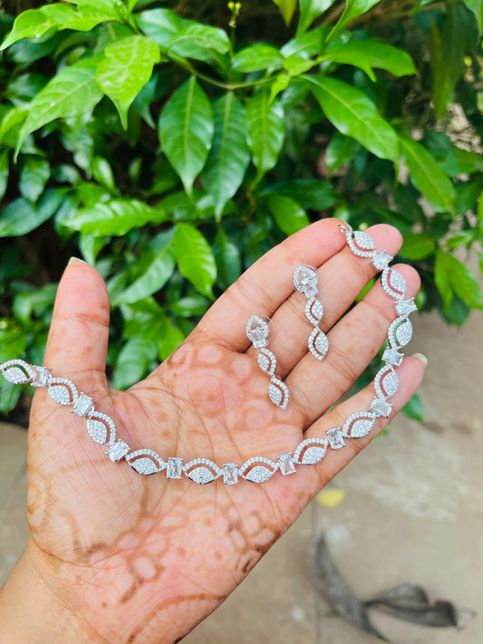 Mitakshi necklace