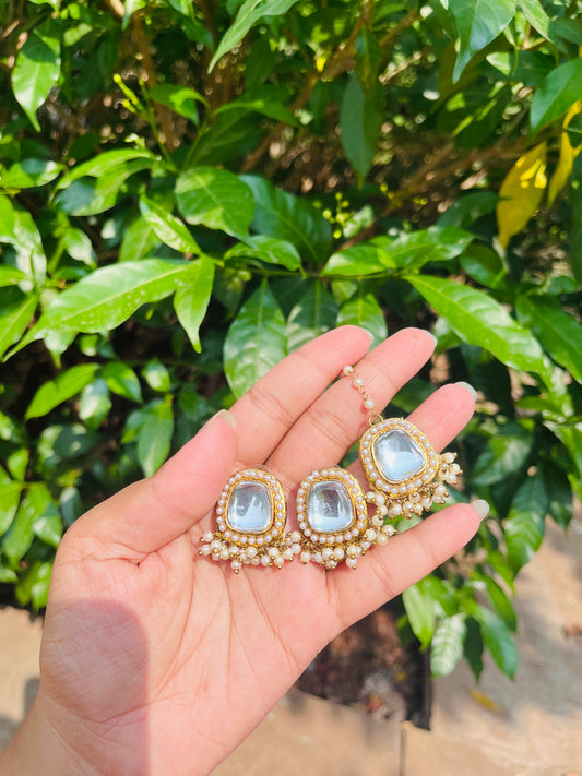 Ayushi earings tikka