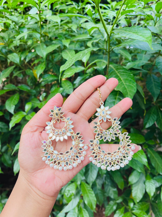 Arohi earings tikka