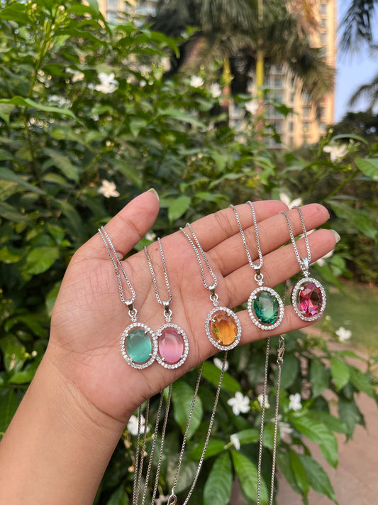 Vidita pendant set